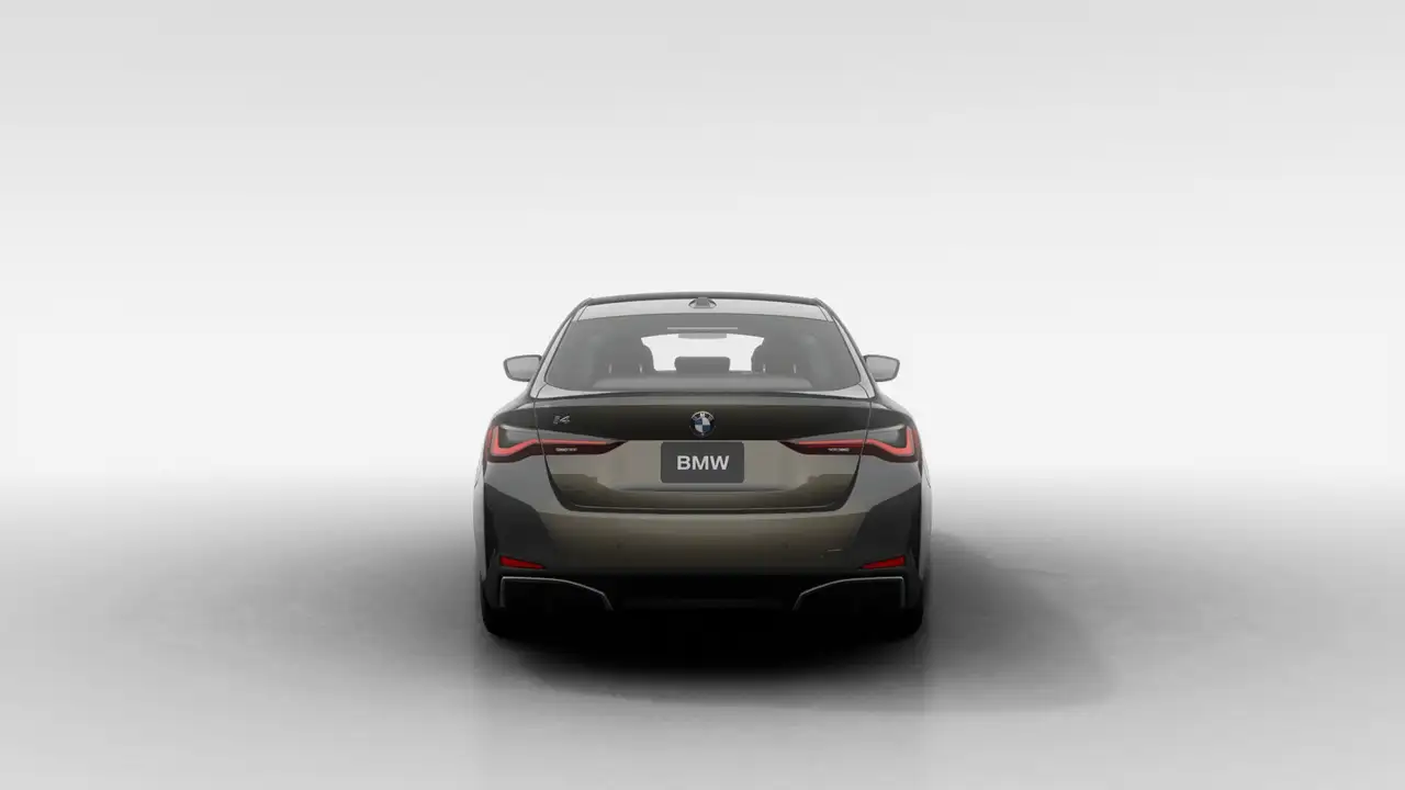 BMW i4 photo BMW i4