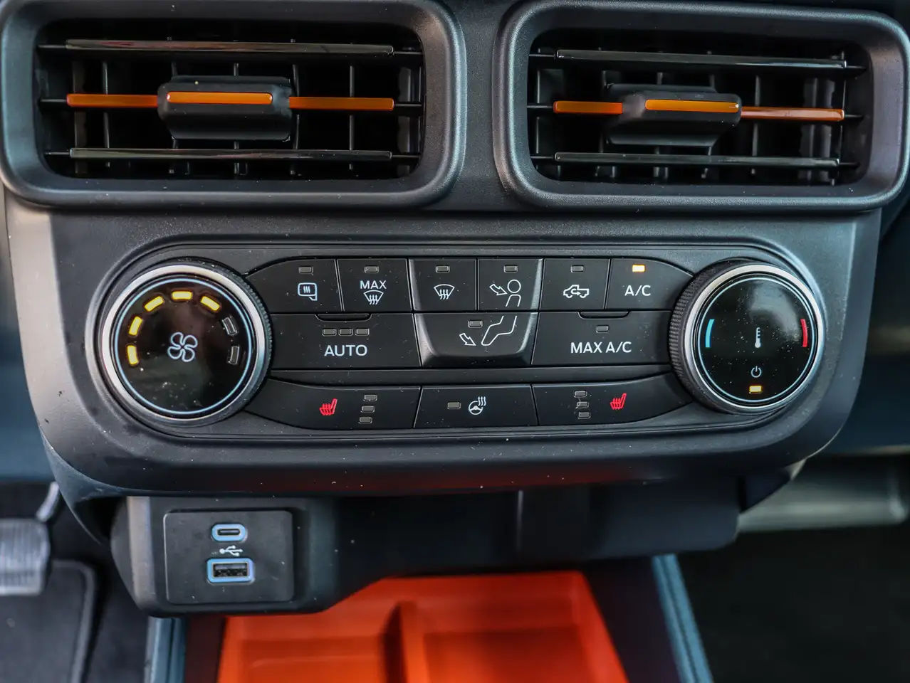 Ford Maverick снимка Ford Maverick