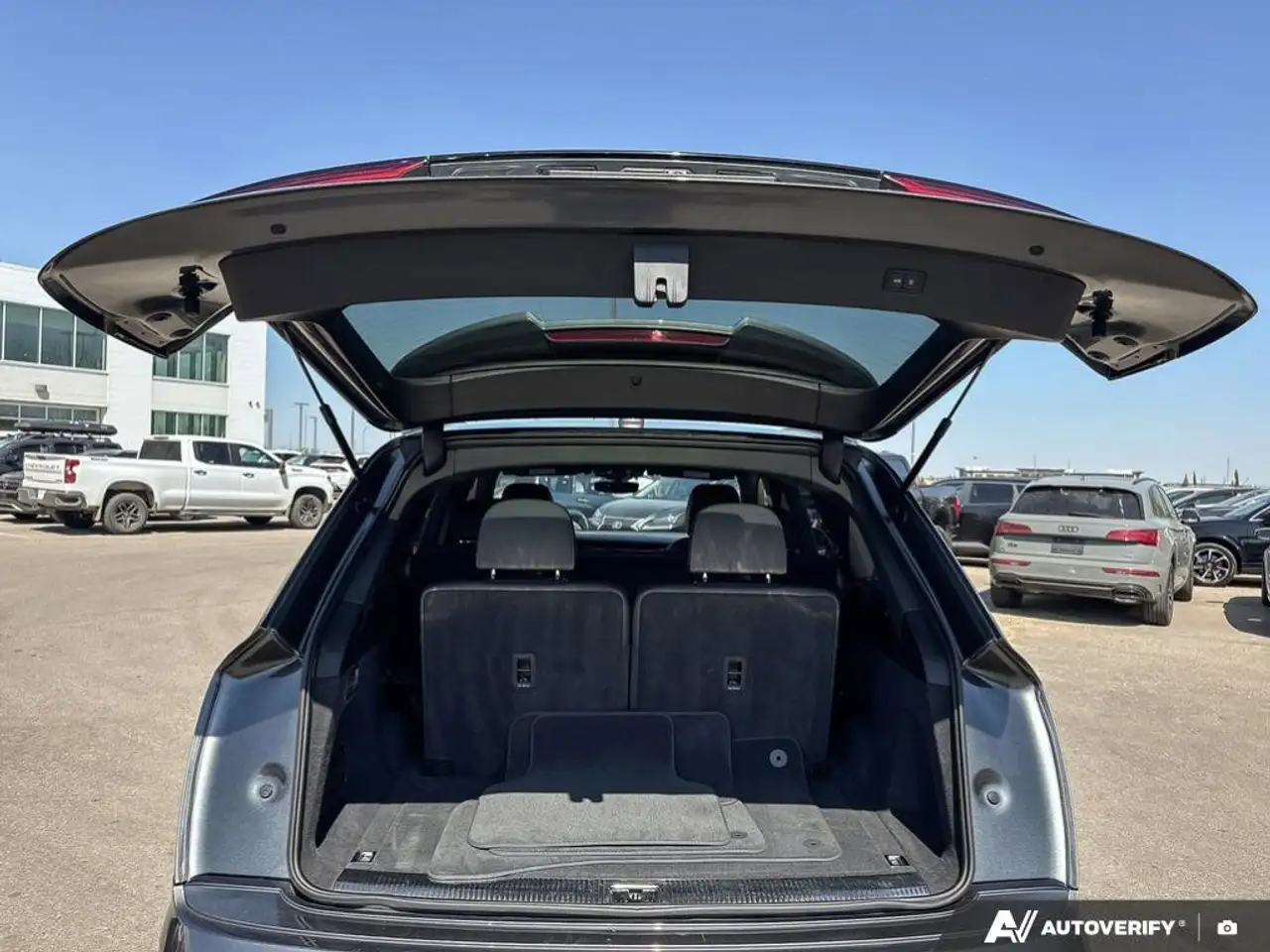 Audi Q7 снимка Audi Q7