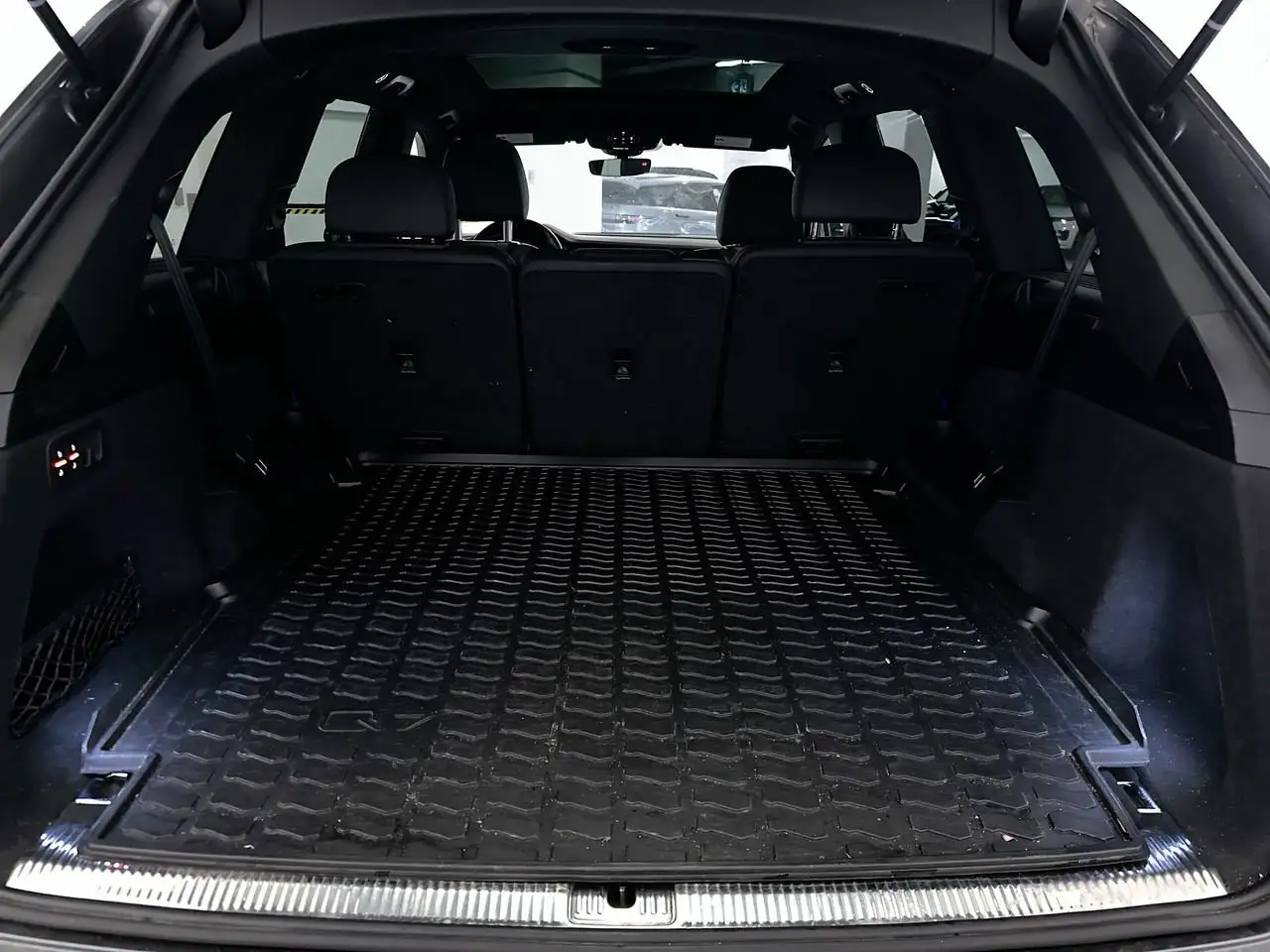 Audi Q7 снимка Audi Q7