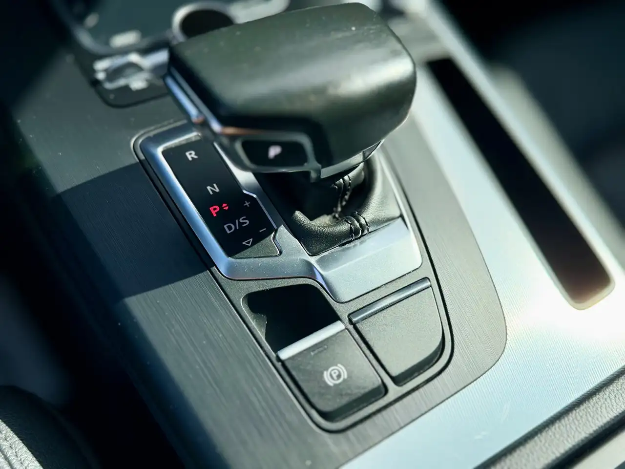 Audi Q5 снимка Audi Q5