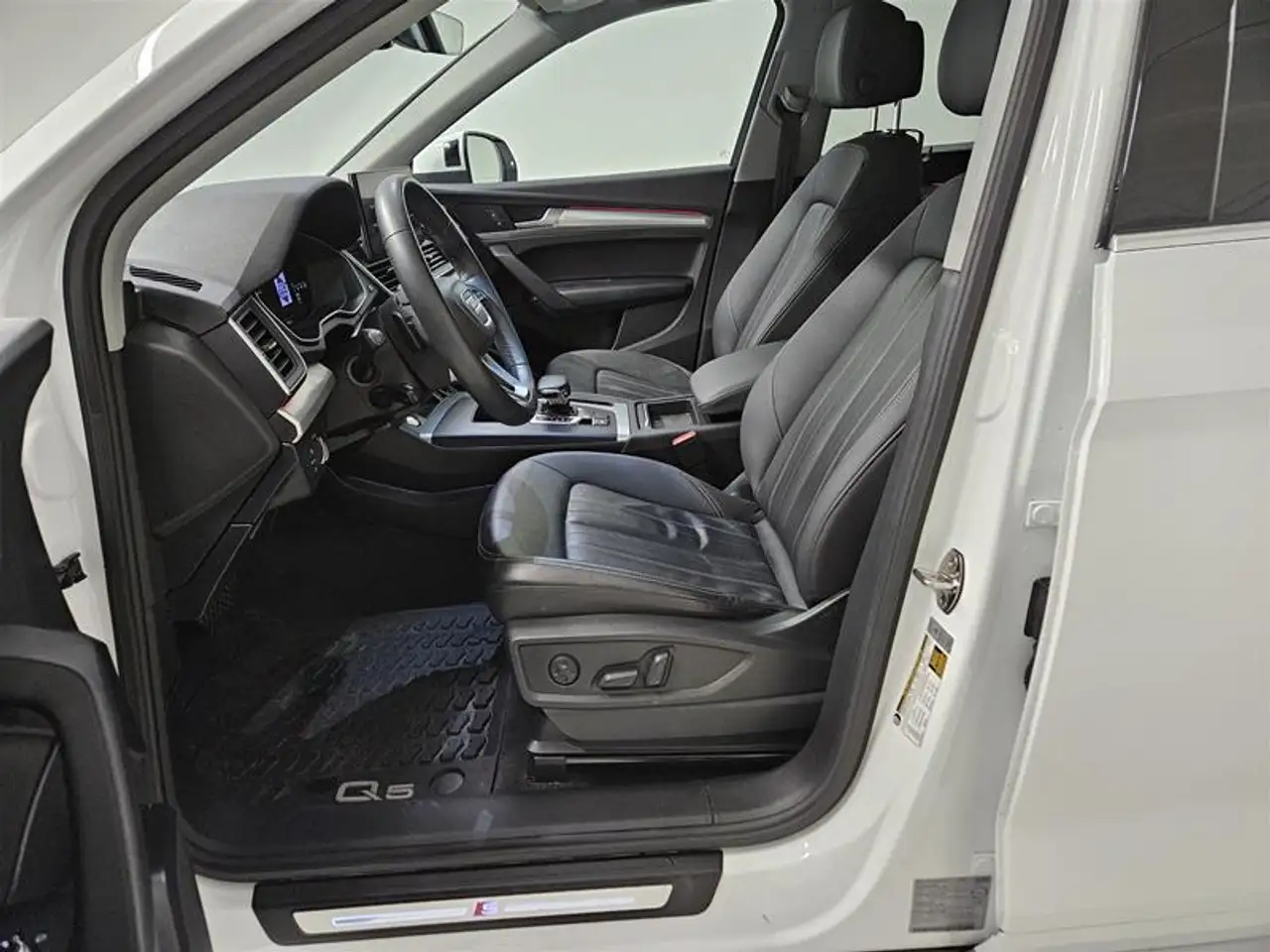Audi Q5 снимка Audi Q5
