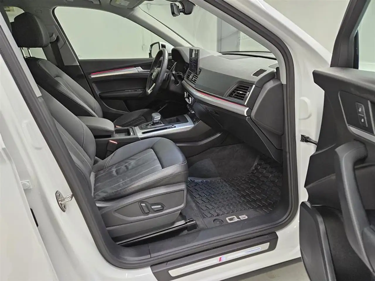 Audi Q5 снимка Audi Q5