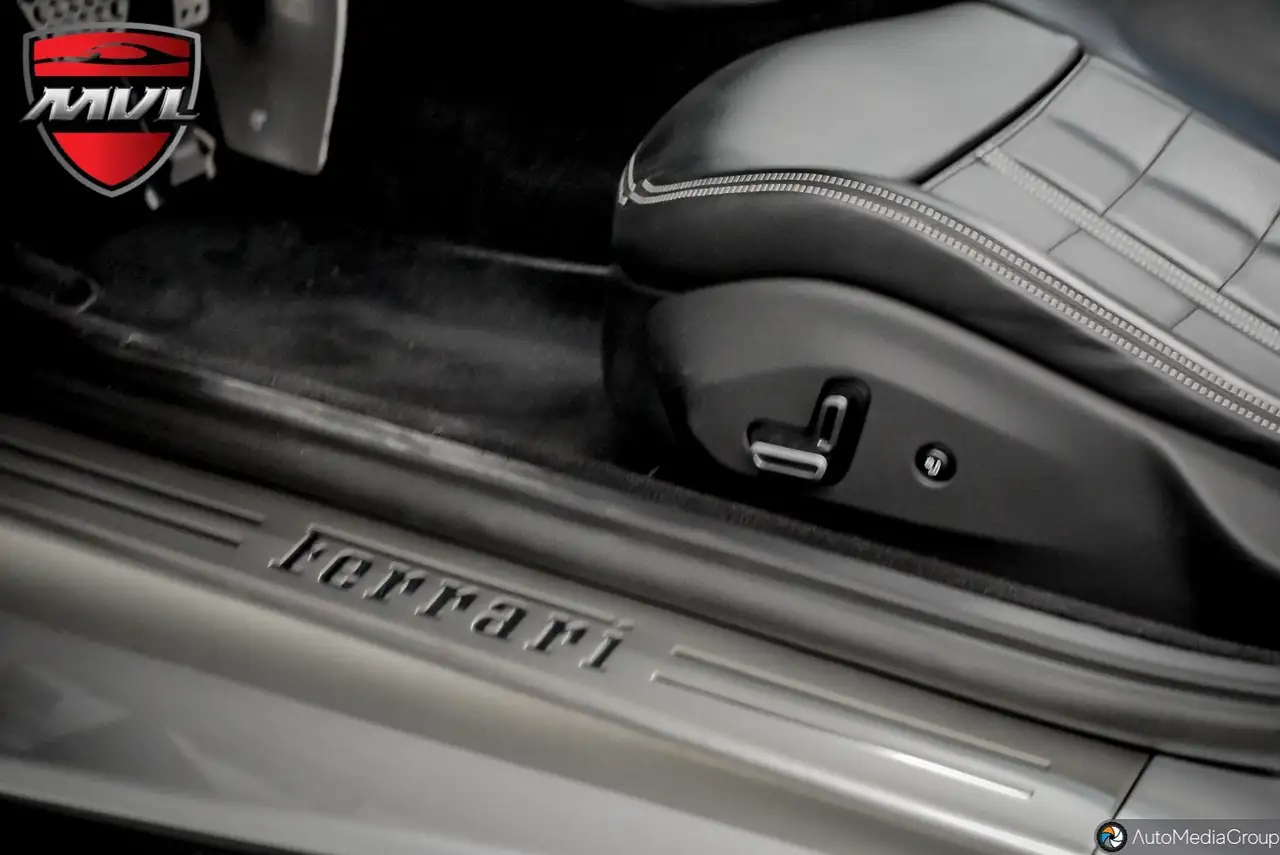 Ferrari Portofino снимка Ferrari Portofino