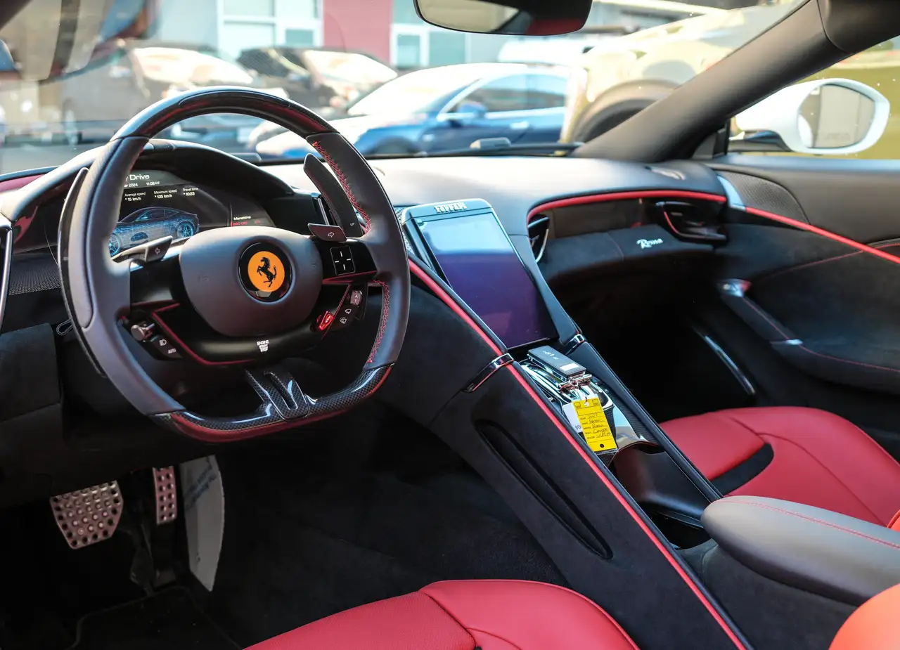 Ferrari Roma снимка Ferrari Roma