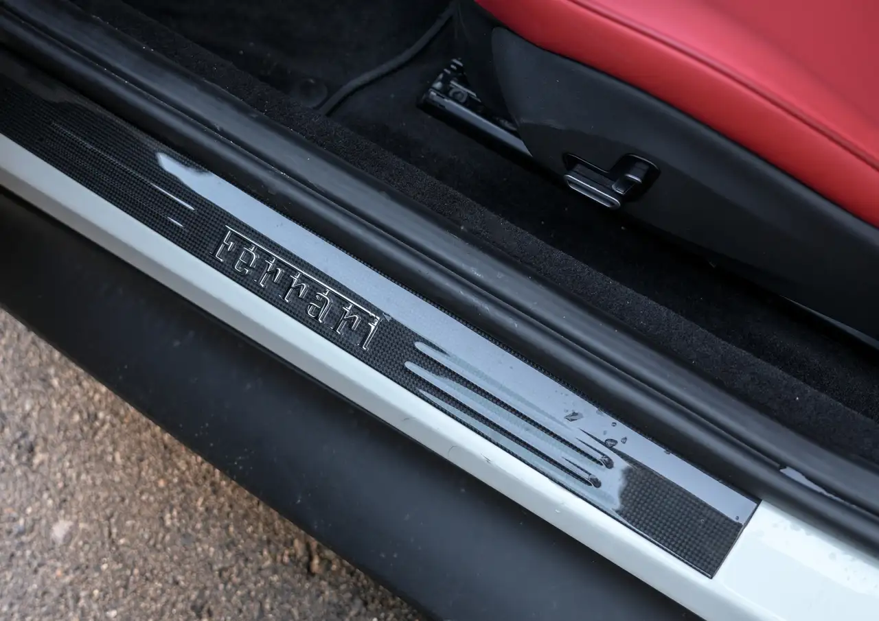 Ferrari Roma снимка Ferrari Roma