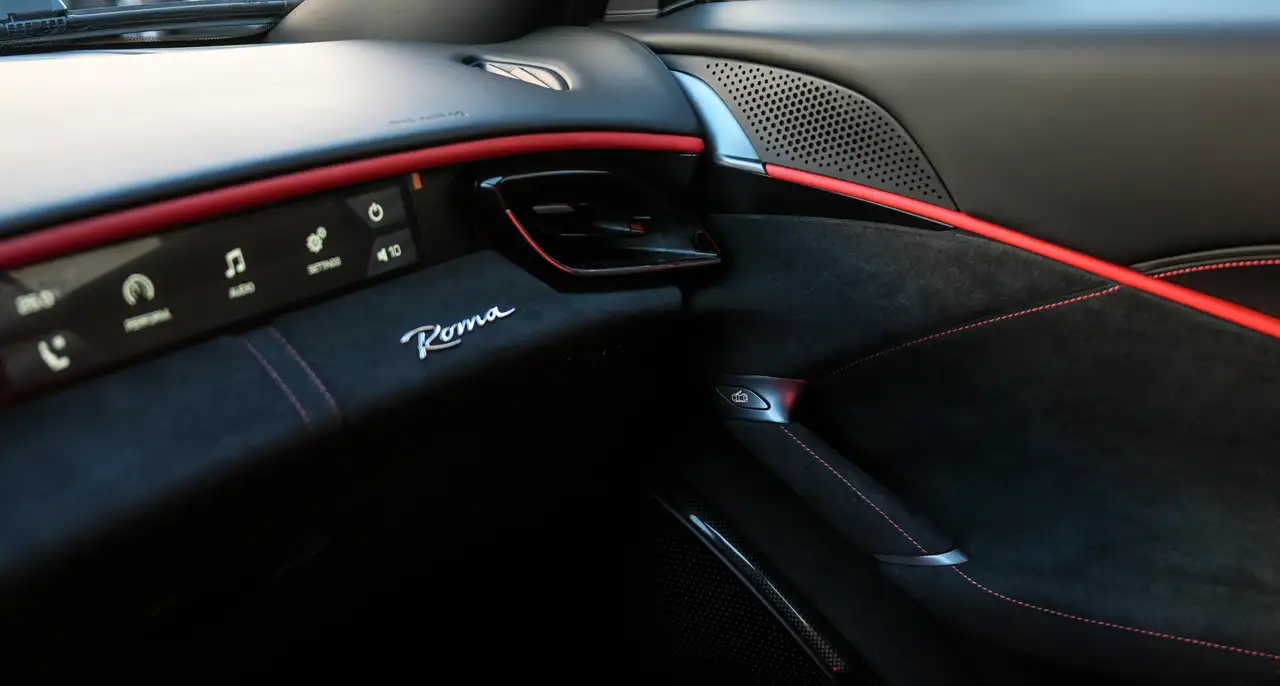 Ferrari Roma снимка Ferrari Roma