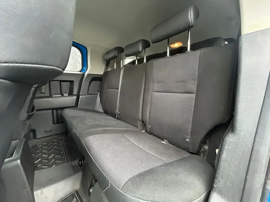 Toyota FJ Cruiser снимка Toyota FJ Cruiser