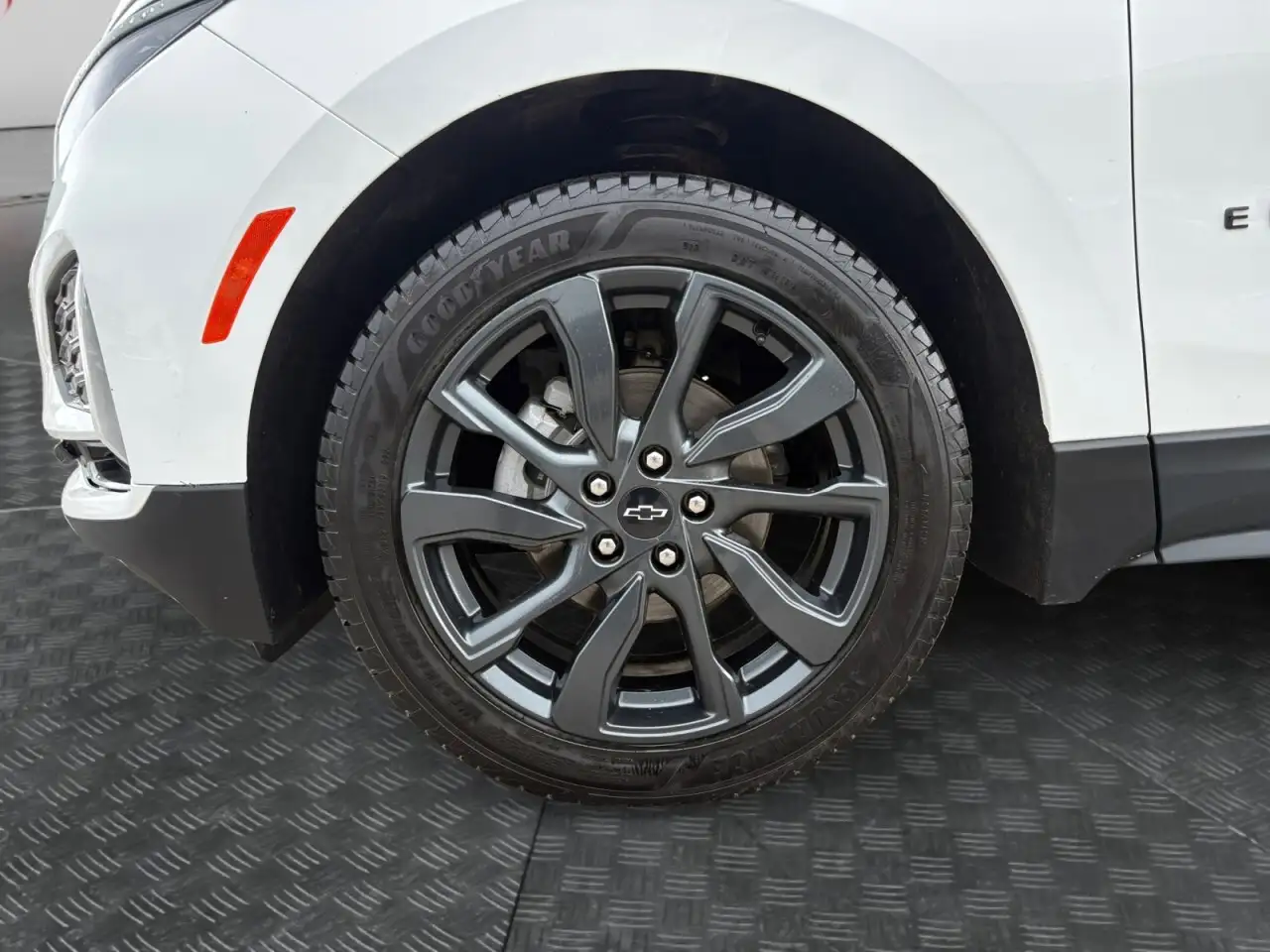 Chevrolet Equinox снимка Chevrolet Equinox