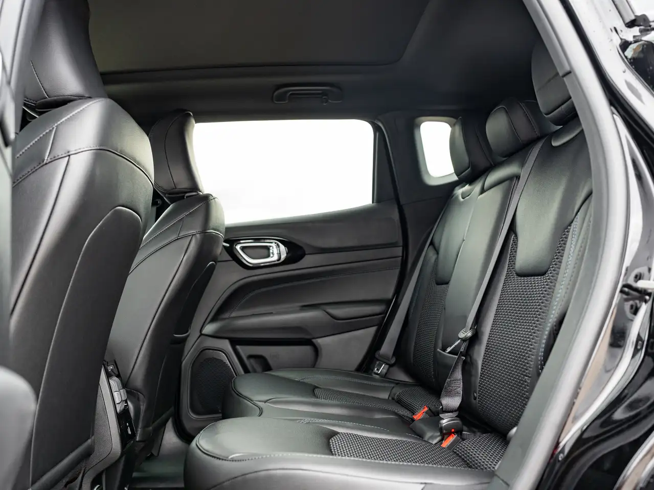 Jeep Compass photo Jeep Compass