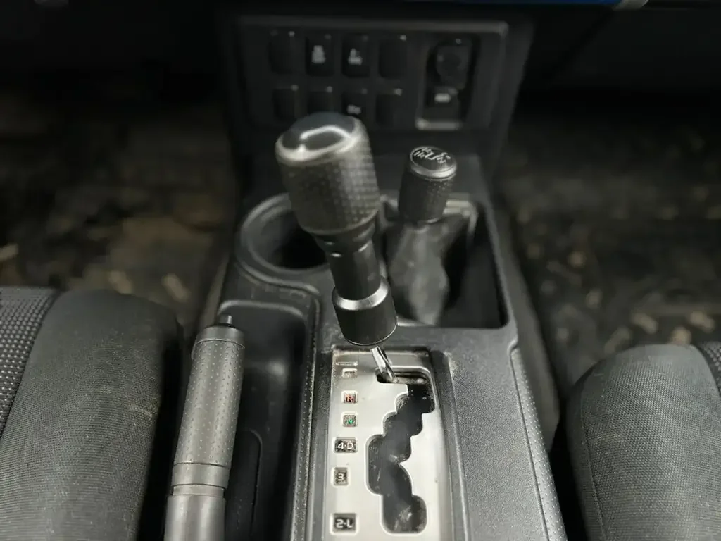 Toyota FJ Cruiser снимка Toyota FJ Cruiser