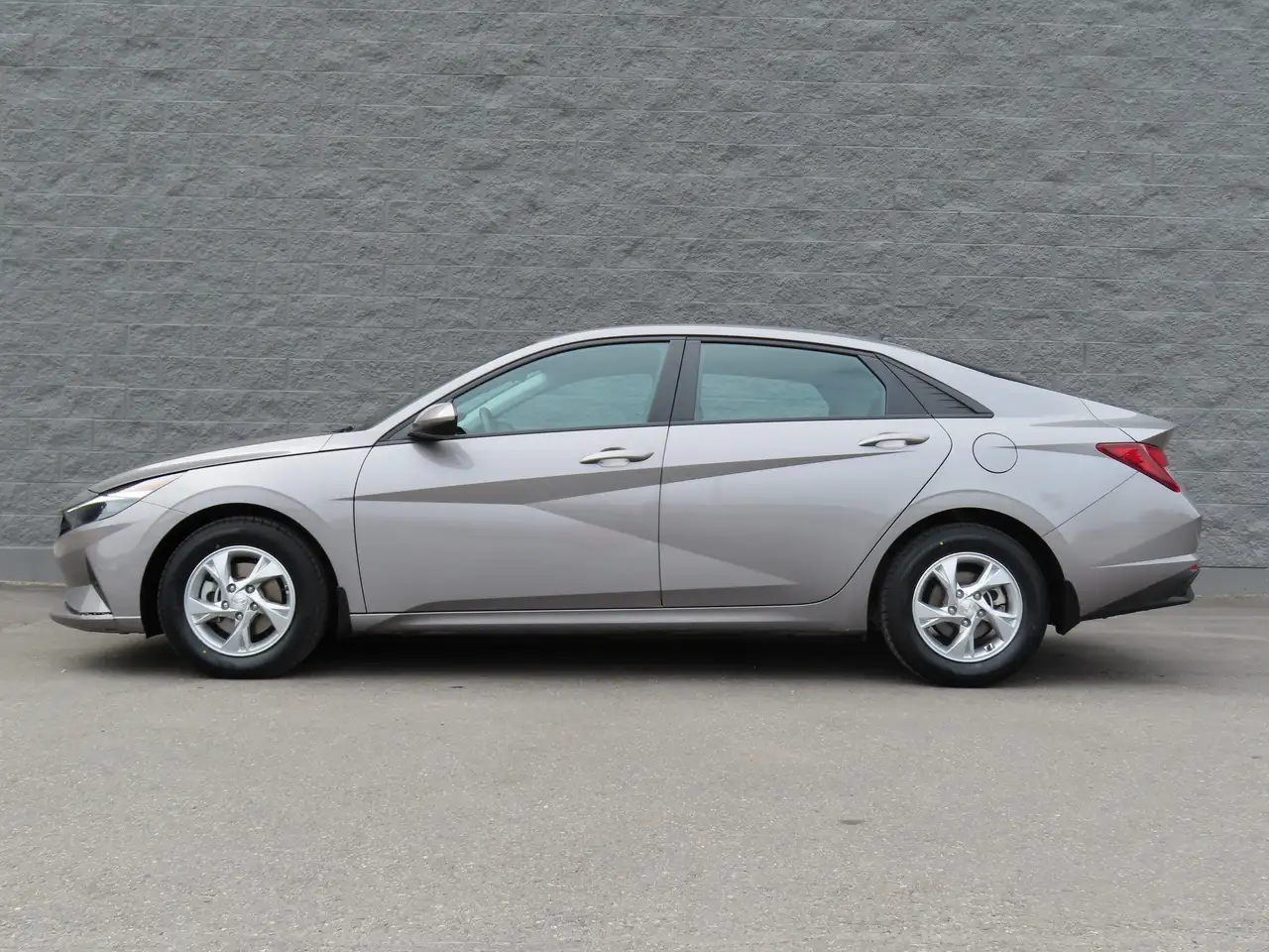 Hyundai ELANTRA снимка Hyundai ELANTRA