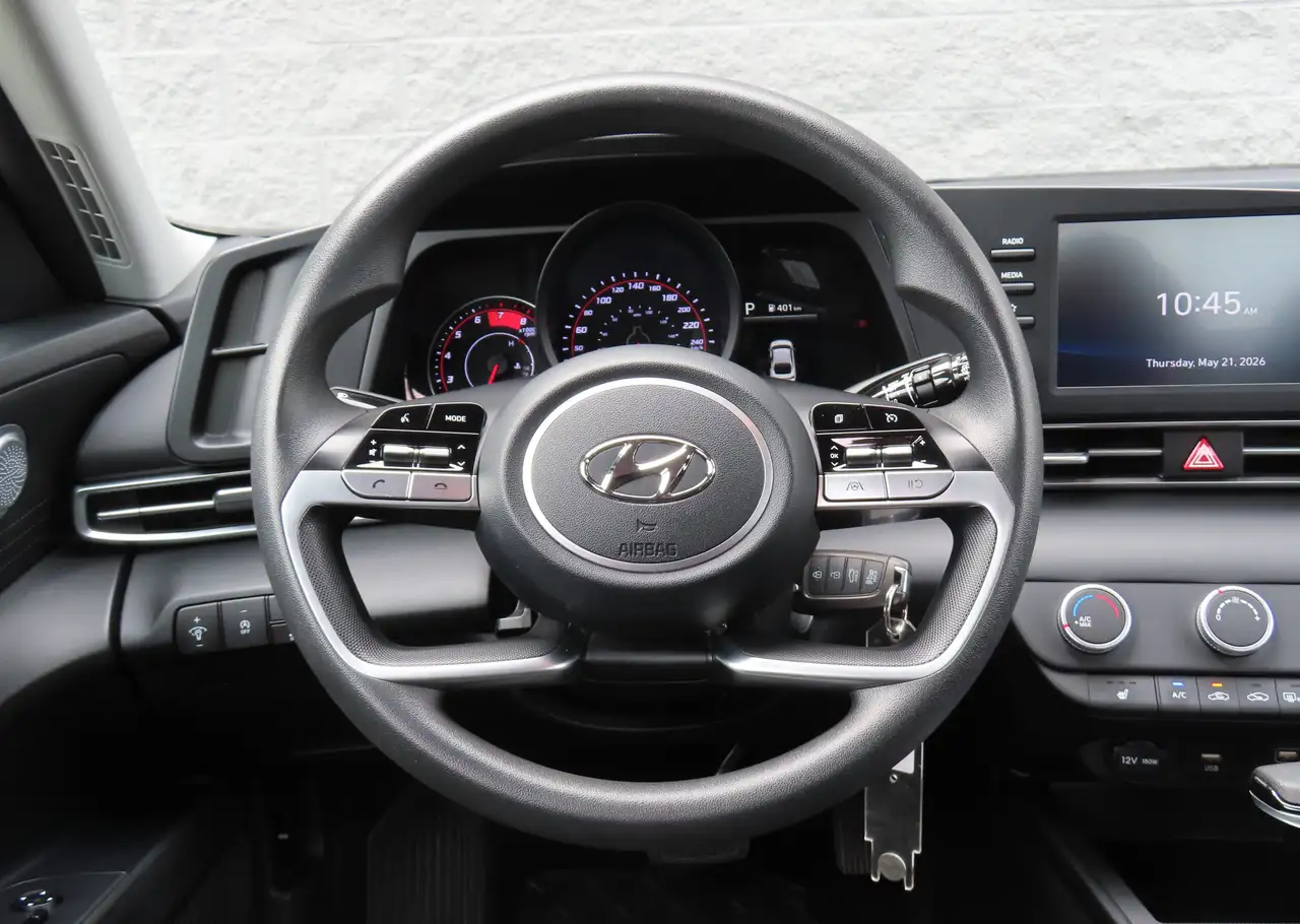 Hyundai ELANTRA снимка Hyundai ELANTRA