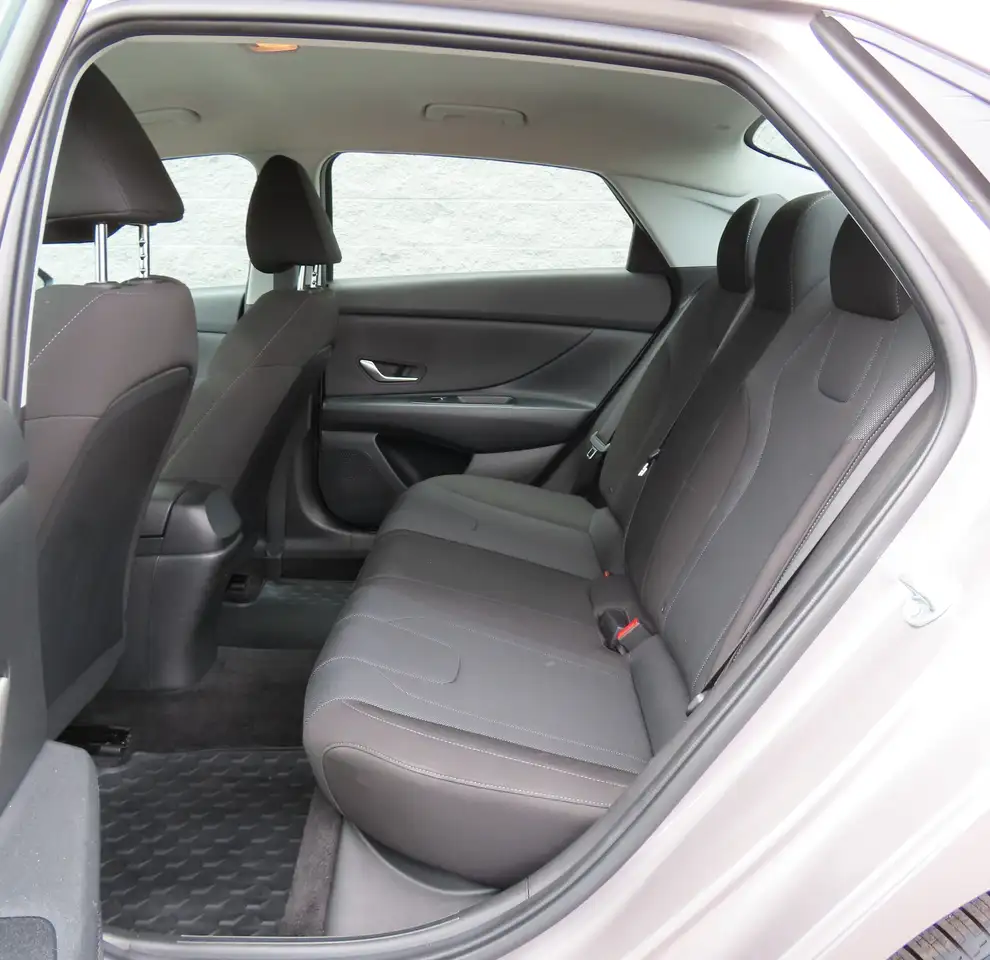 Hyundai ELANTRA снимка Hyundai ELANTRA