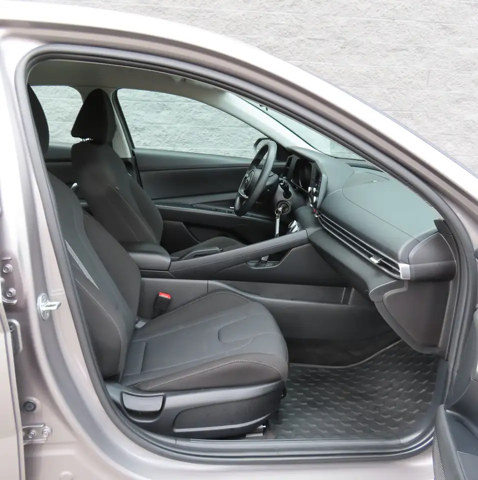 Hyundai ELANTRA снимка Hyundai ELANTRA