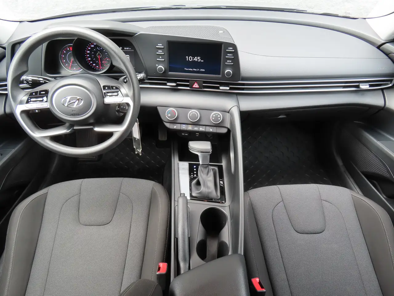 Hyundai ELANTRA снимка Hyundai ELANTRA