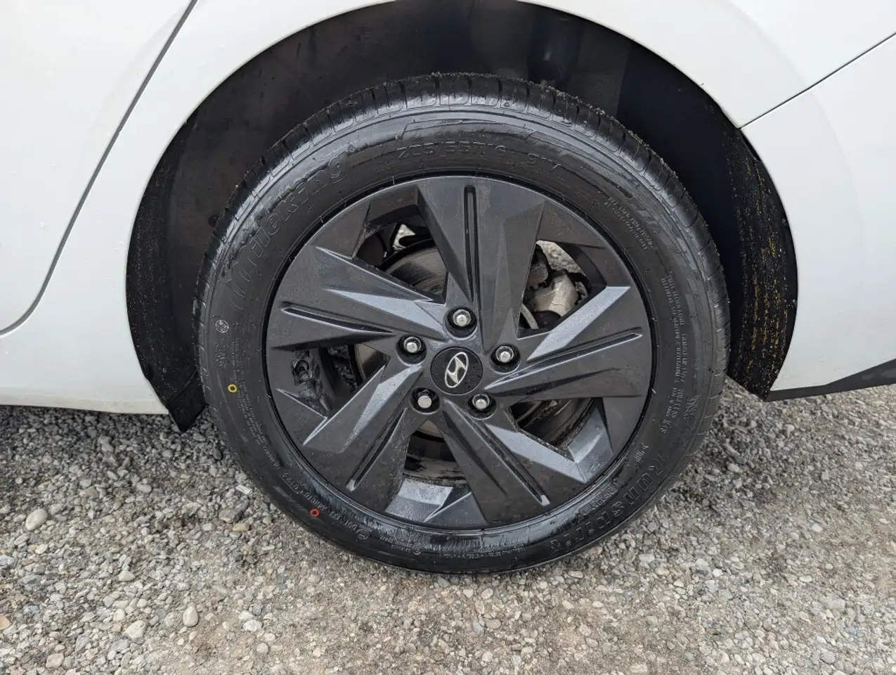 Hyundai ELANTRA снимка Hyundai ELANTRA