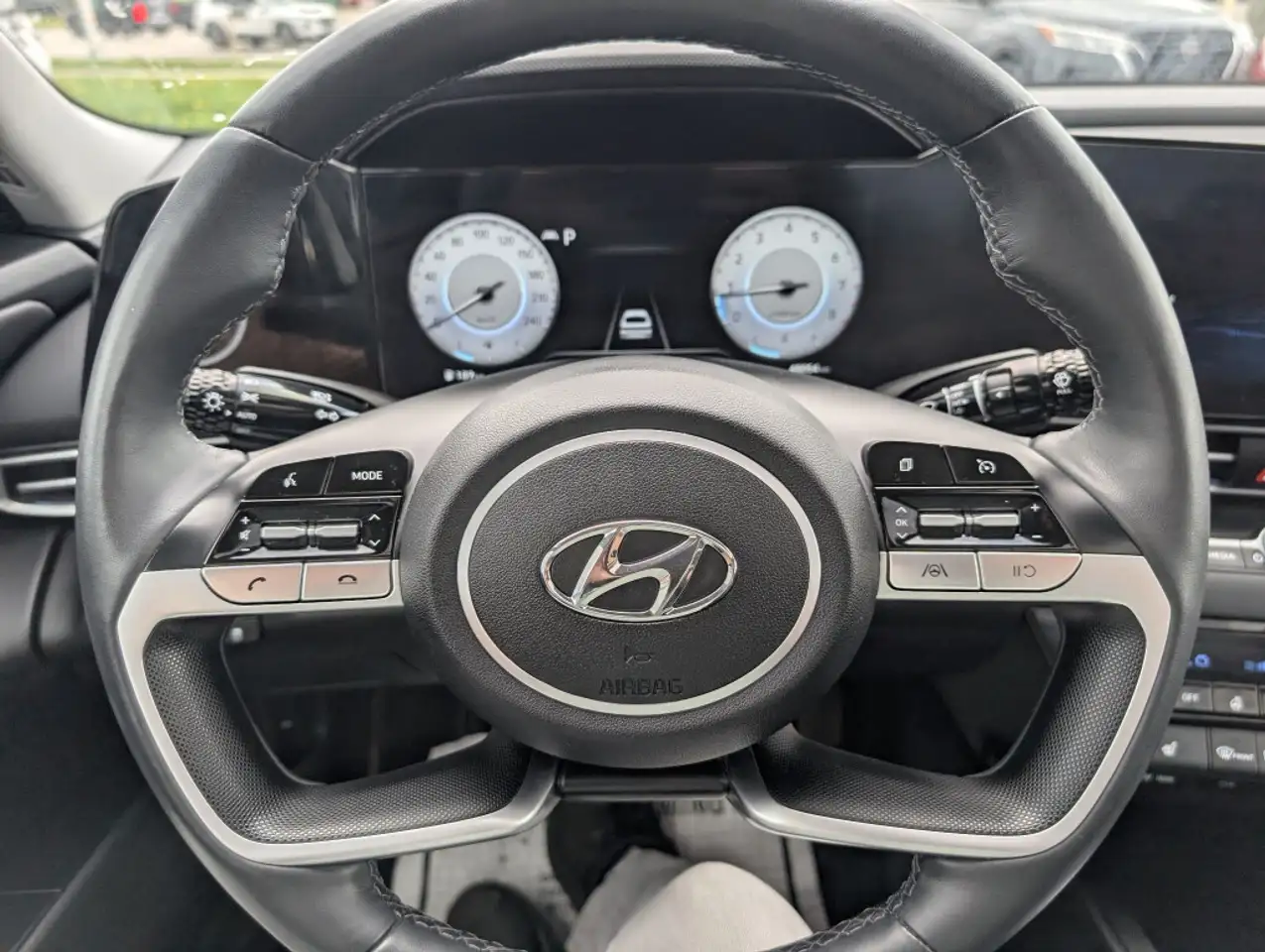 Hyundai ELANTRA снимка Hyundai ELANTRA