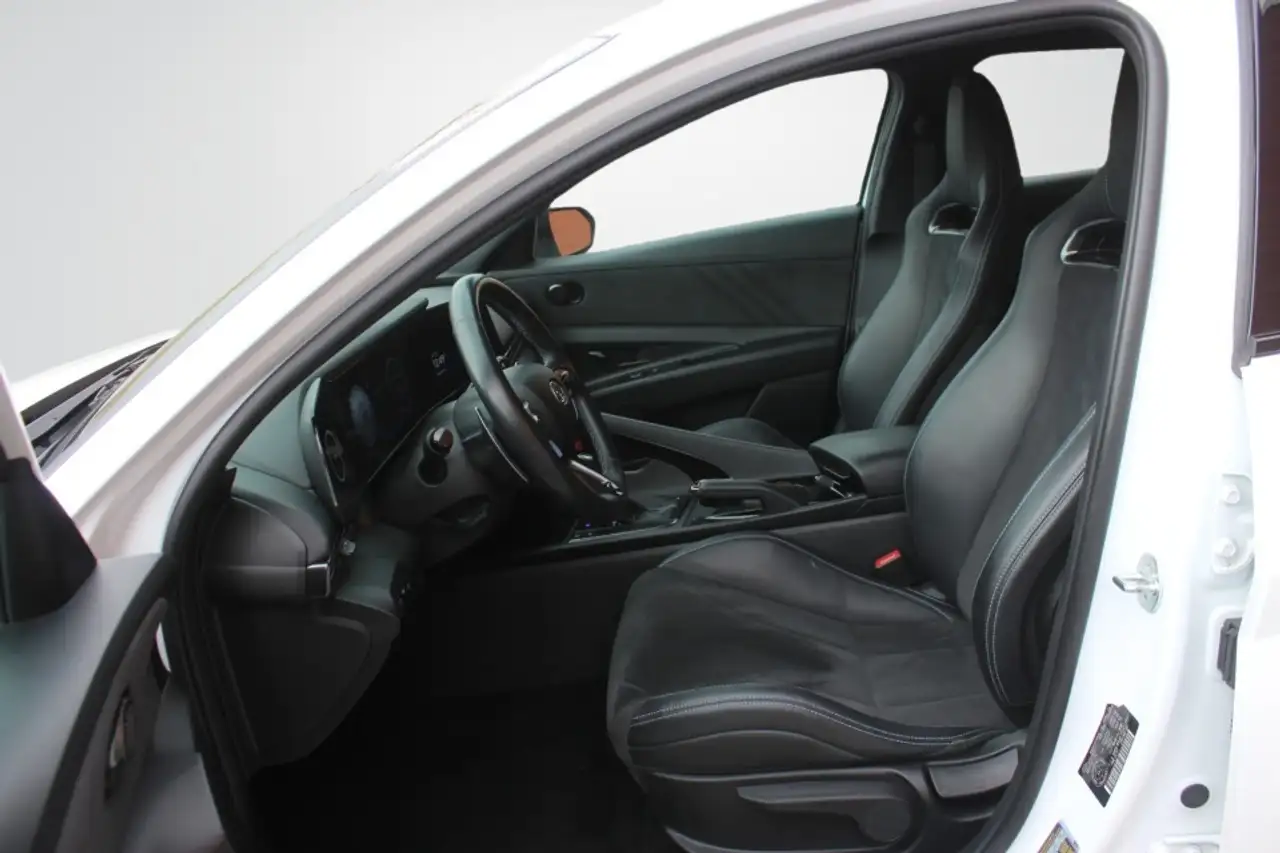 Hyundai ELANTRA снимка Hyundai ELANTRA
