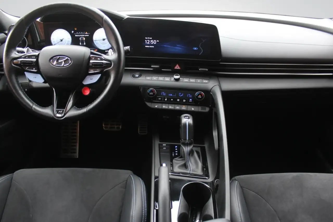 Hyundai ELANTRA снимка Hyundai ELANTRA