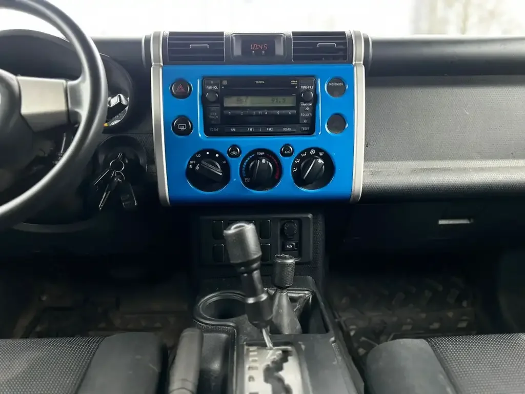 Toyota FJ Cruiser снимка Toyota FJ Cruiser