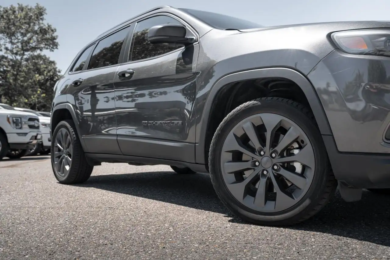Jeep Cherokee снимка Jeep Cherokee
