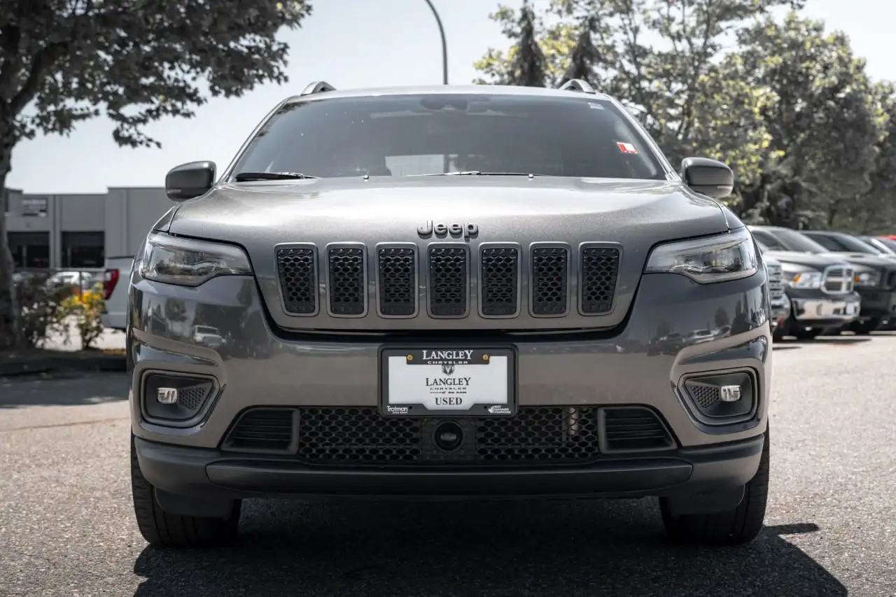 Jeep Cherokee снимка Jeep Cherokee
