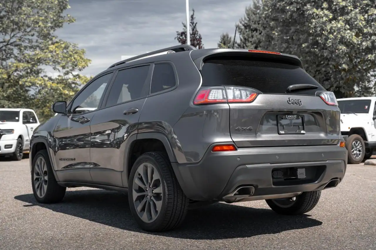Jeep Cherokee снимка Jeep Cherokee