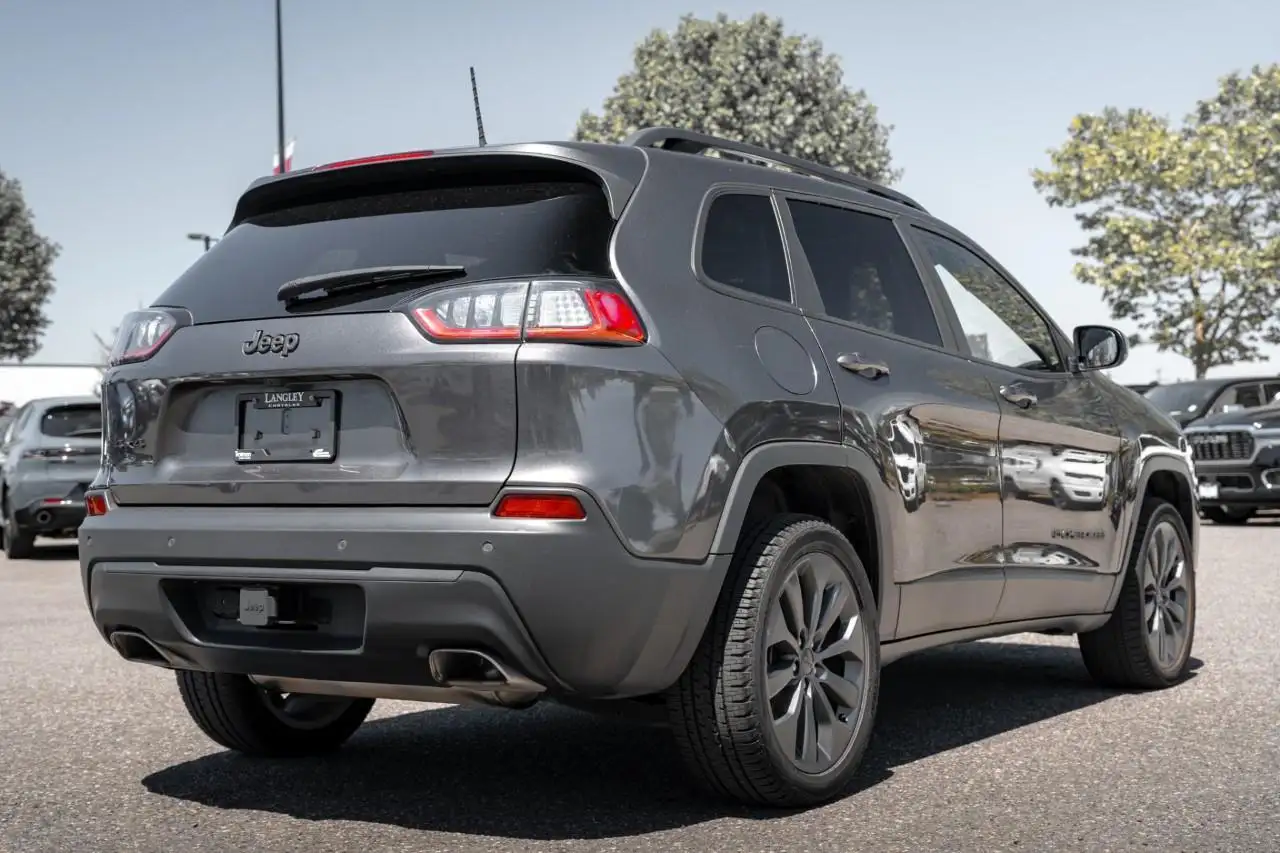 Jeep Cherokee снимка Jeep Cherokee