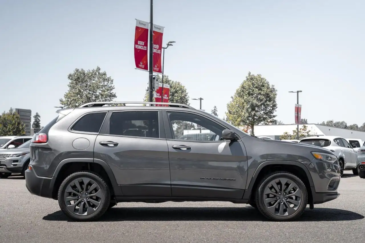 Jeep Cherokee снимка Jeep Cherokee
