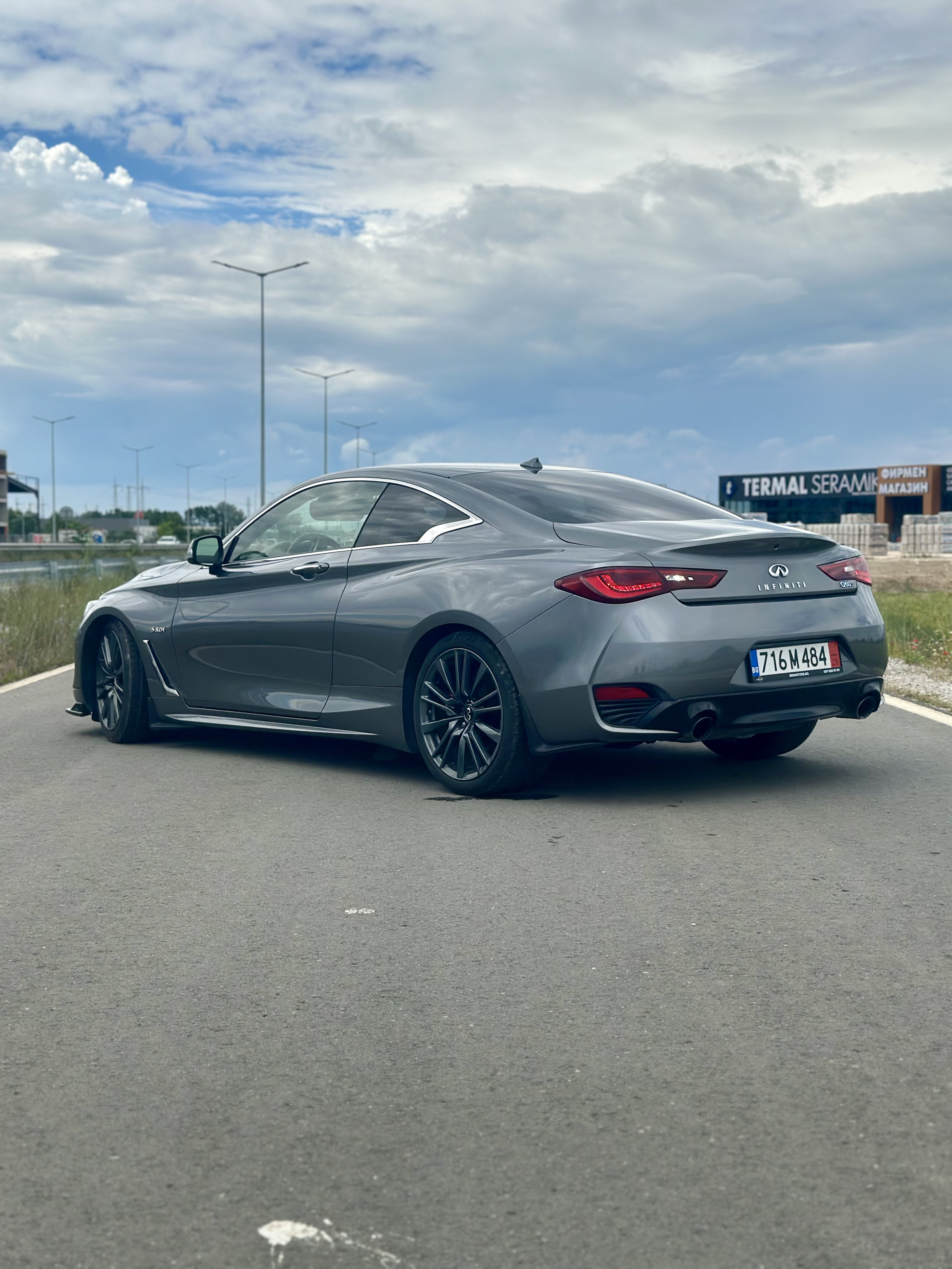 2017 INFINITI Q60 RED SPORT