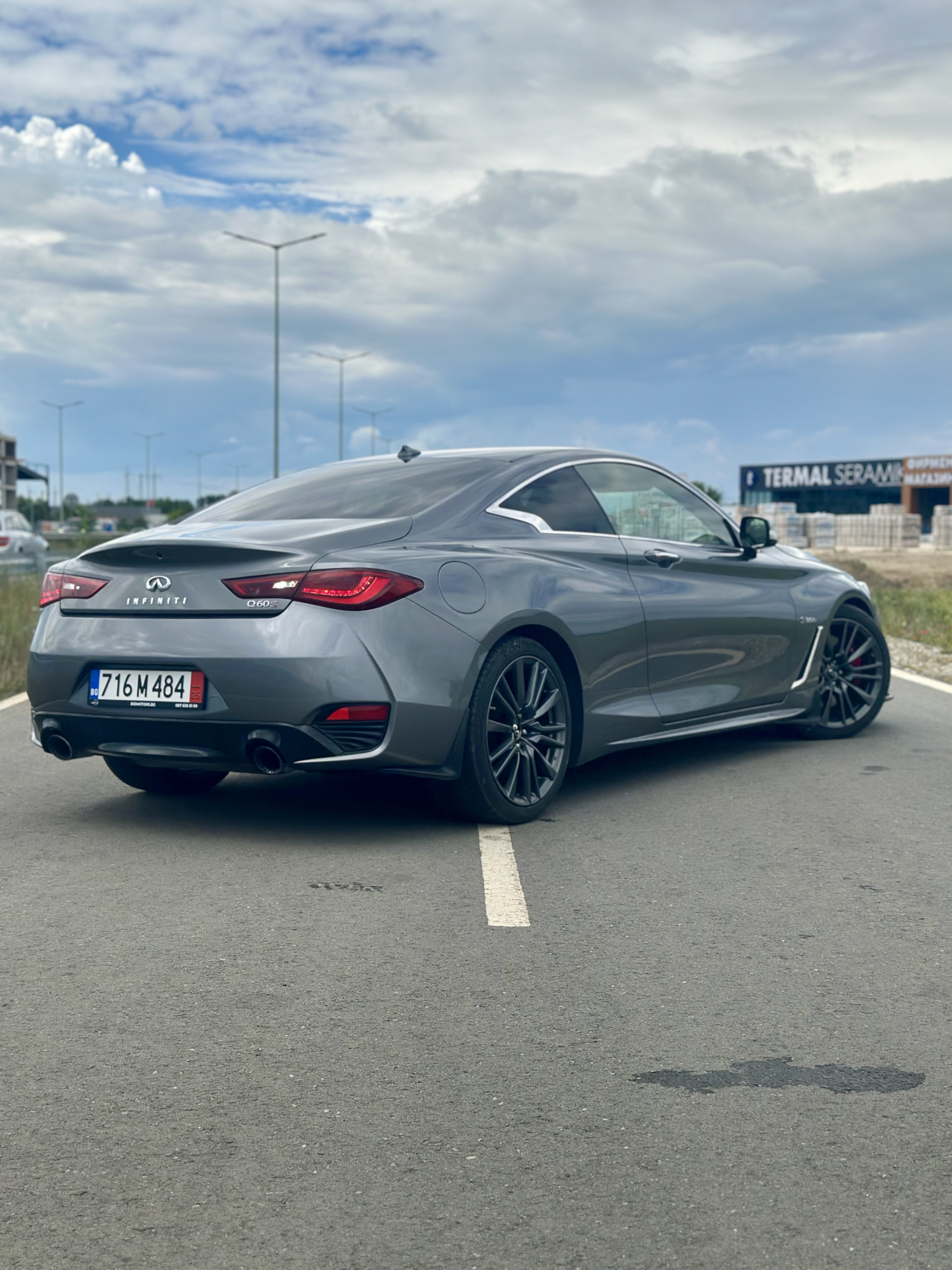 2017 INFINITI Q60 RED SPORT