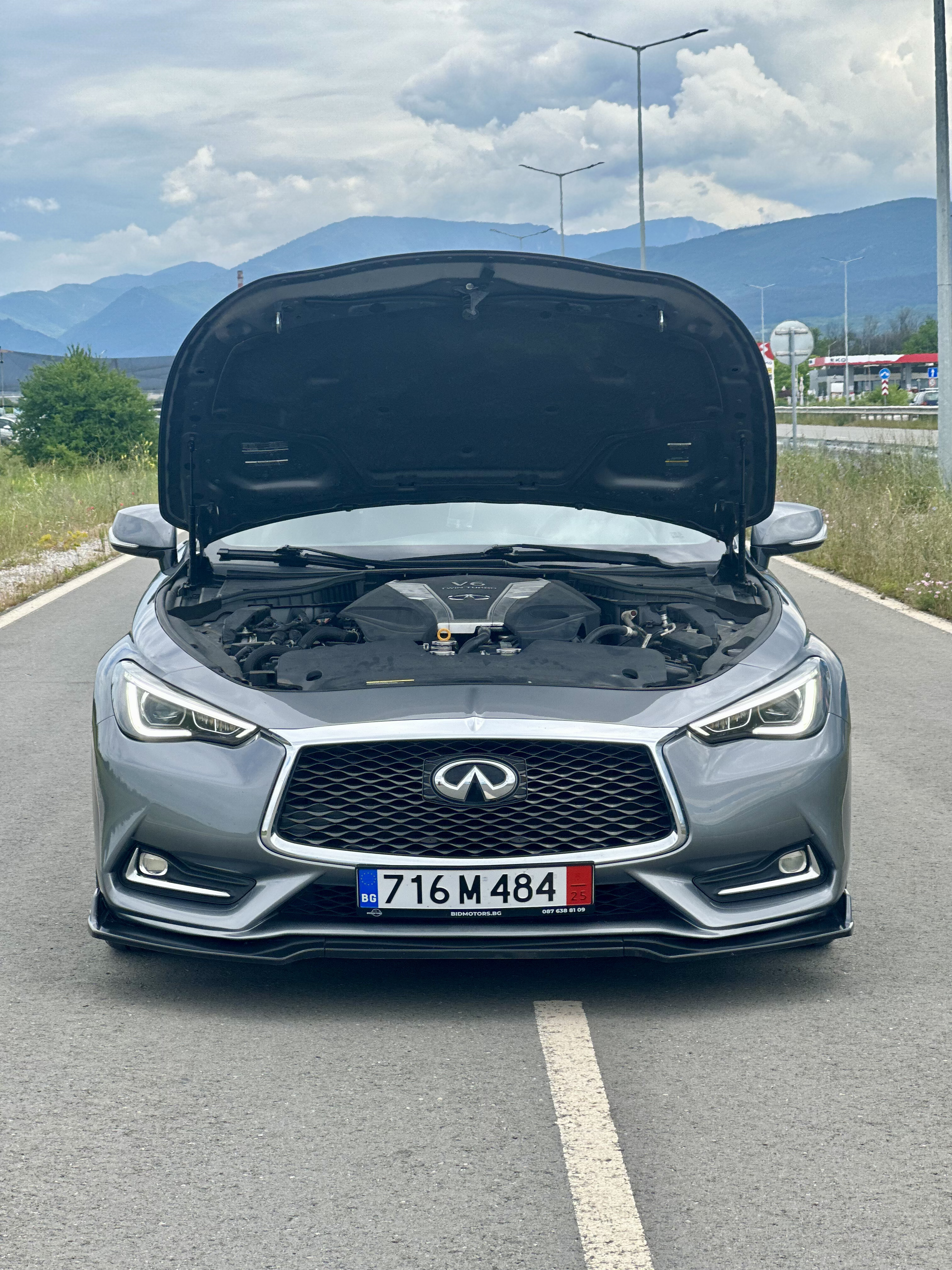 2017 INFINITI Q60 RED SPORT