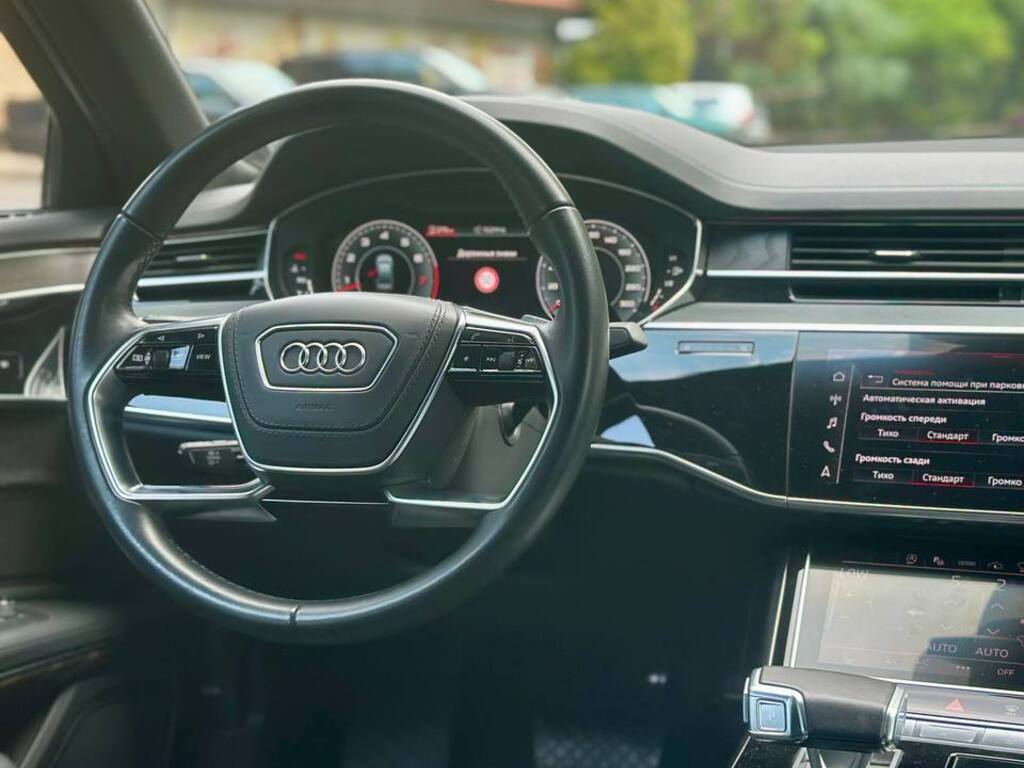 2022 AUDI A8  LONG