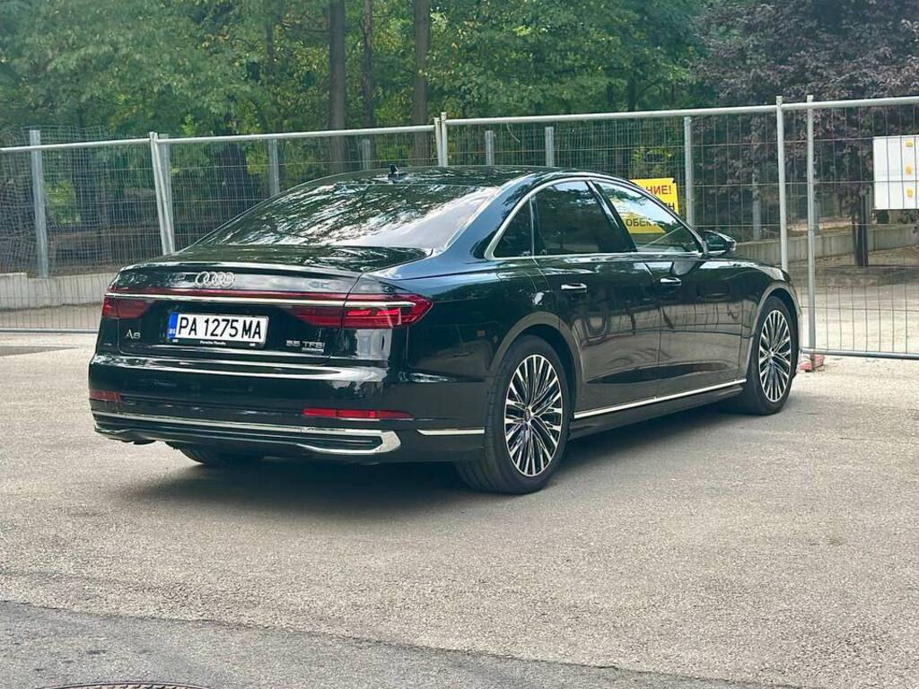 2022 AUDI A8  LONG