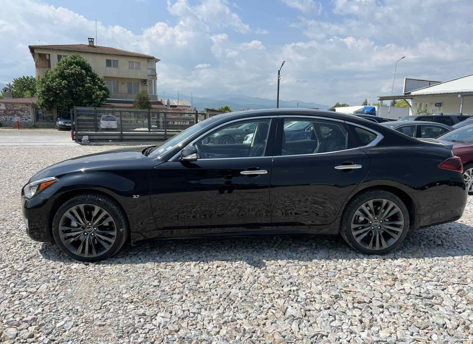 2019 INFINITI Q70 LPG