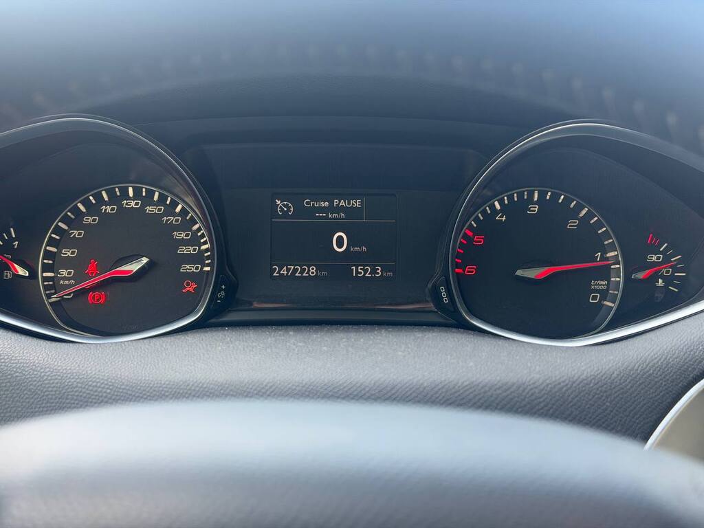 2014 PEUGEOT 308 FELINE